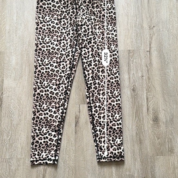 Women’s Cheetah Print Animal Print Leggings size L - Picture 2 of 6